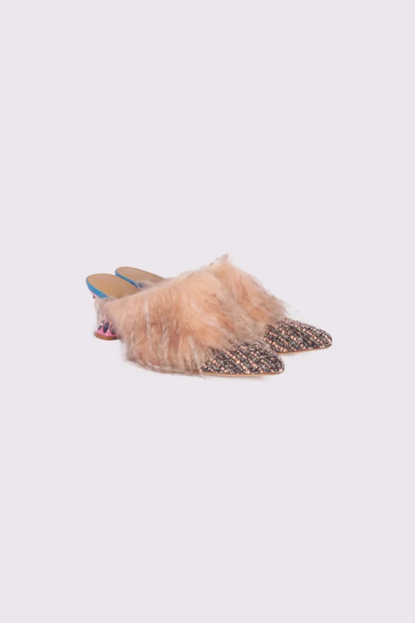 AW23-SHO-01
